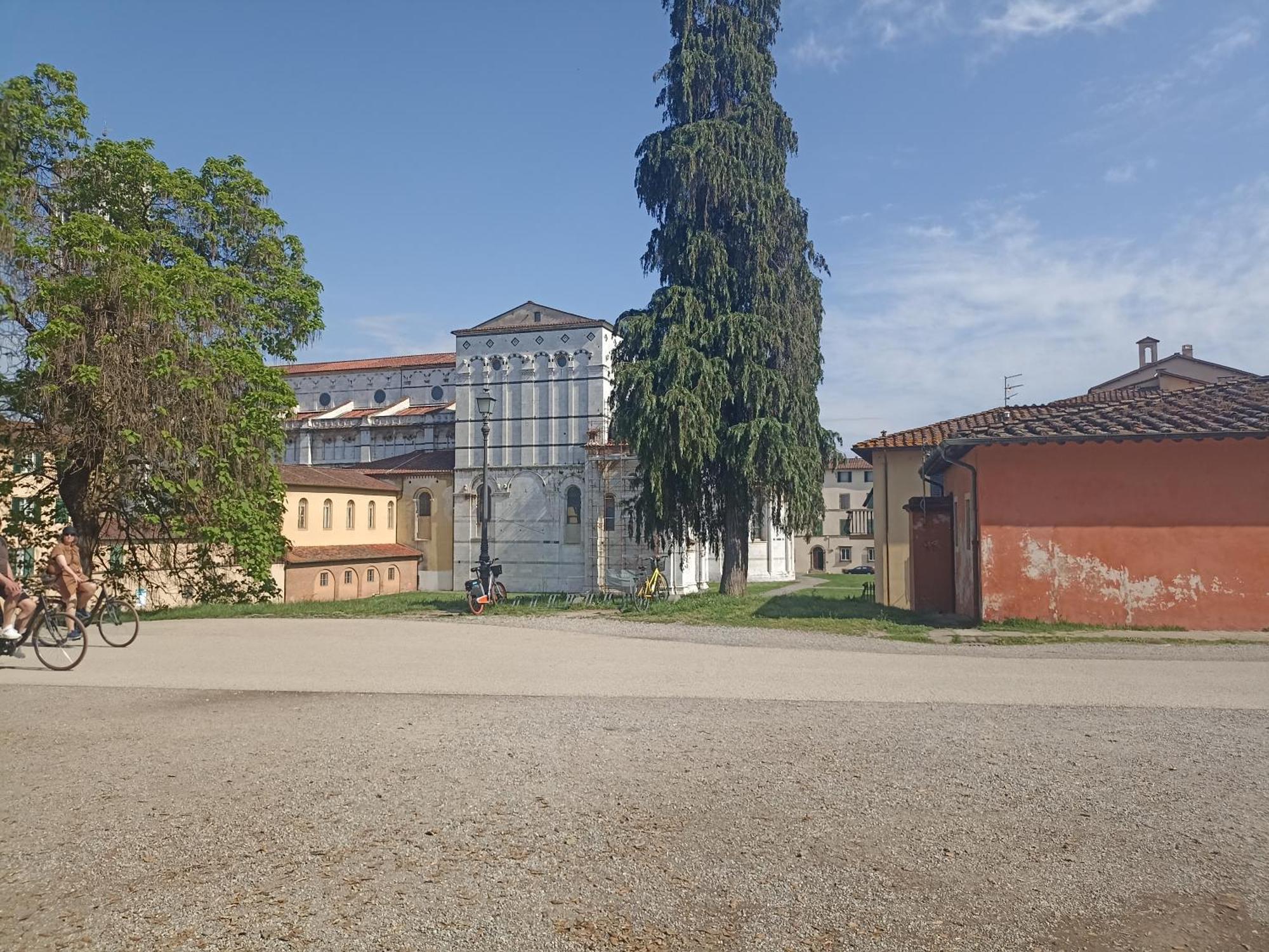 Gem In The City Center Of Lucca With Air Conditioning - Exclusive Ground Floor House Inside The Walls Close To Botanical Garden And Piazza San Martino Villa Exterior photo