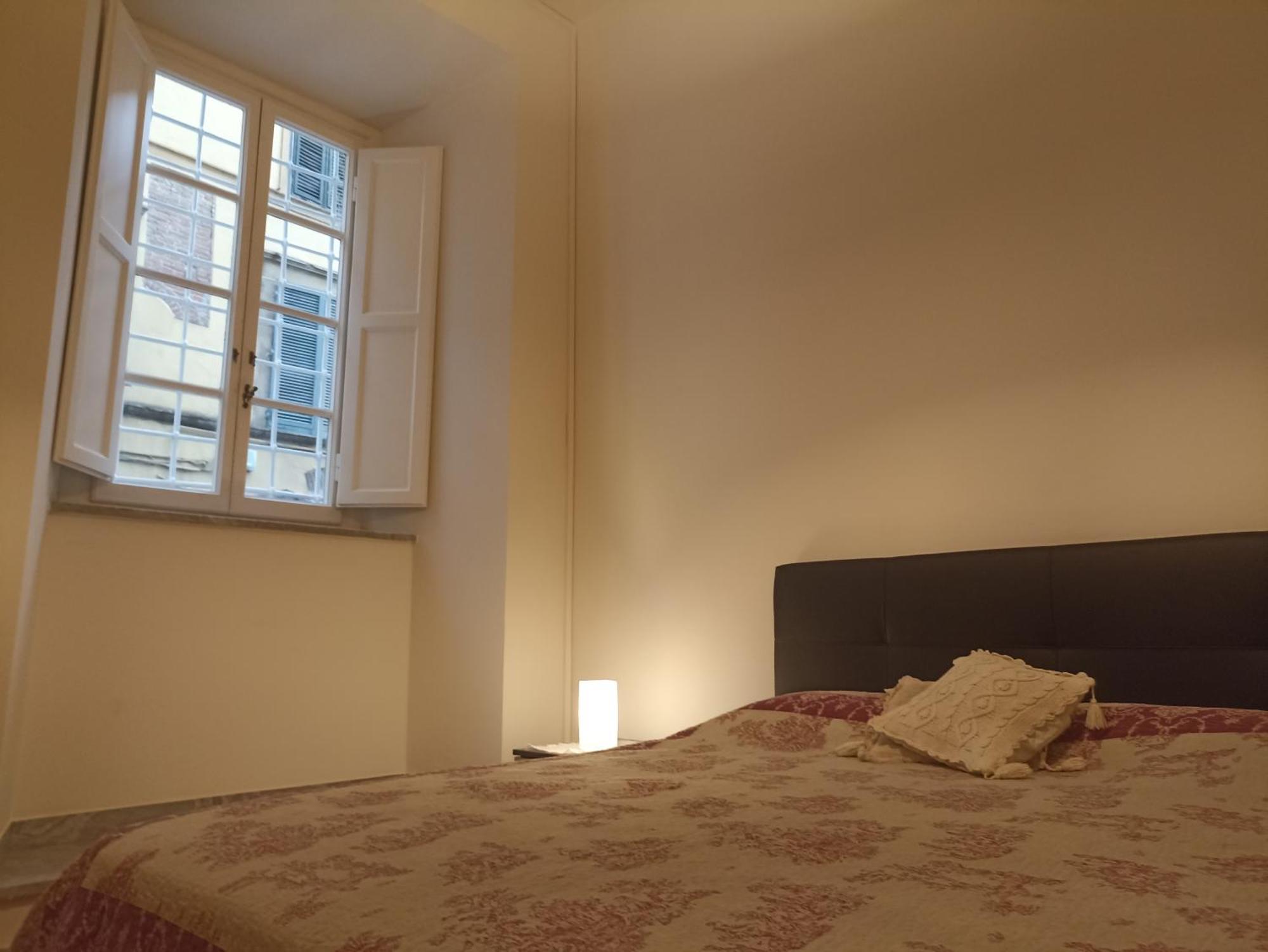 Gem In The City Center Of Lucca With Air Conditioning - Exclusive Ground Floor House Inside The Walls Close To Botanical Garden And Piazza San Martino Villa Exterior photo