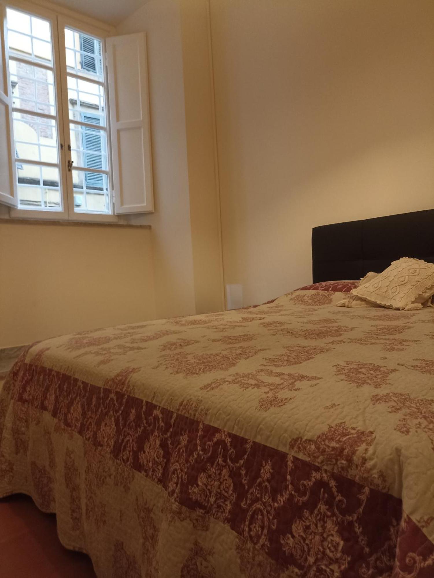 Gem In The City Center Of Lucca With Air Conditioning - Exclusive Ground Floor House Inside The Walls Close To Botanical Garden And Piazza San Martino Villa Exterior photo