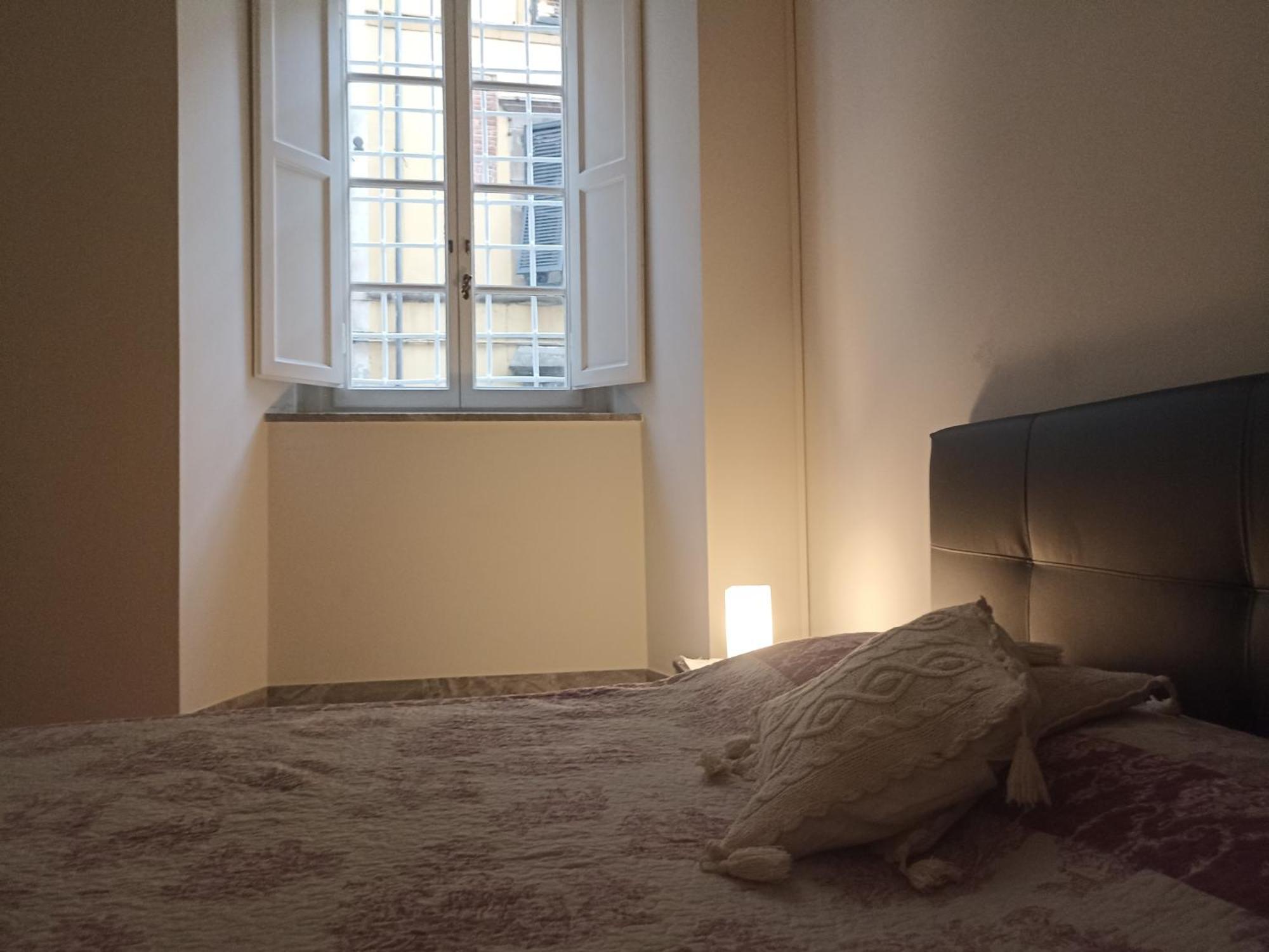 Gem In The City Center Of Lucca With Air Conditioning - Exclusive Ground Floor House Inside The Walls Close To Botanical Garden And Piazza San Martino Villa Exterior photo